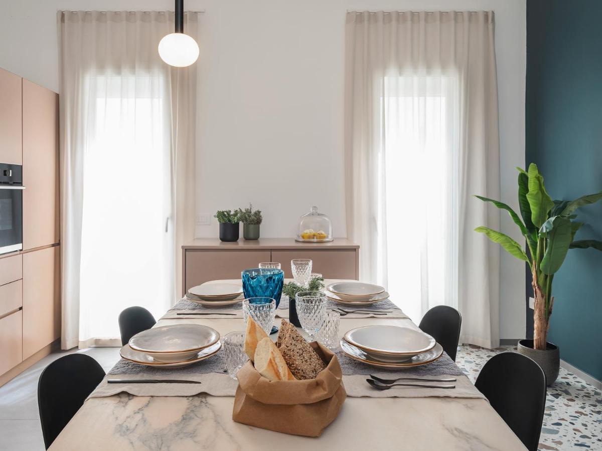 Living U Homesuites Лече Екстериор снимка