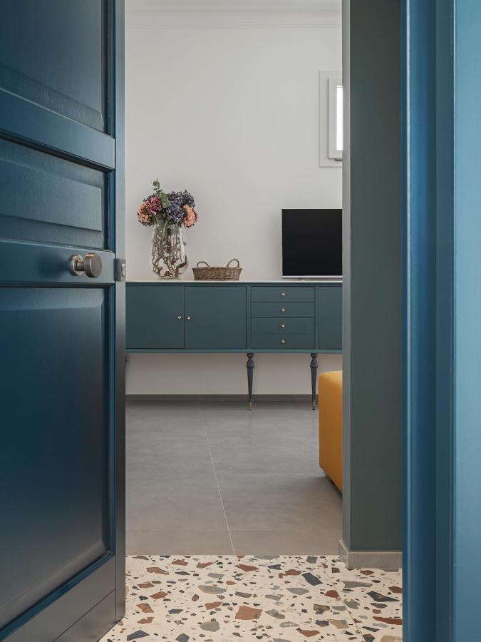 Living U Homesuites Лече Екстериор снимка