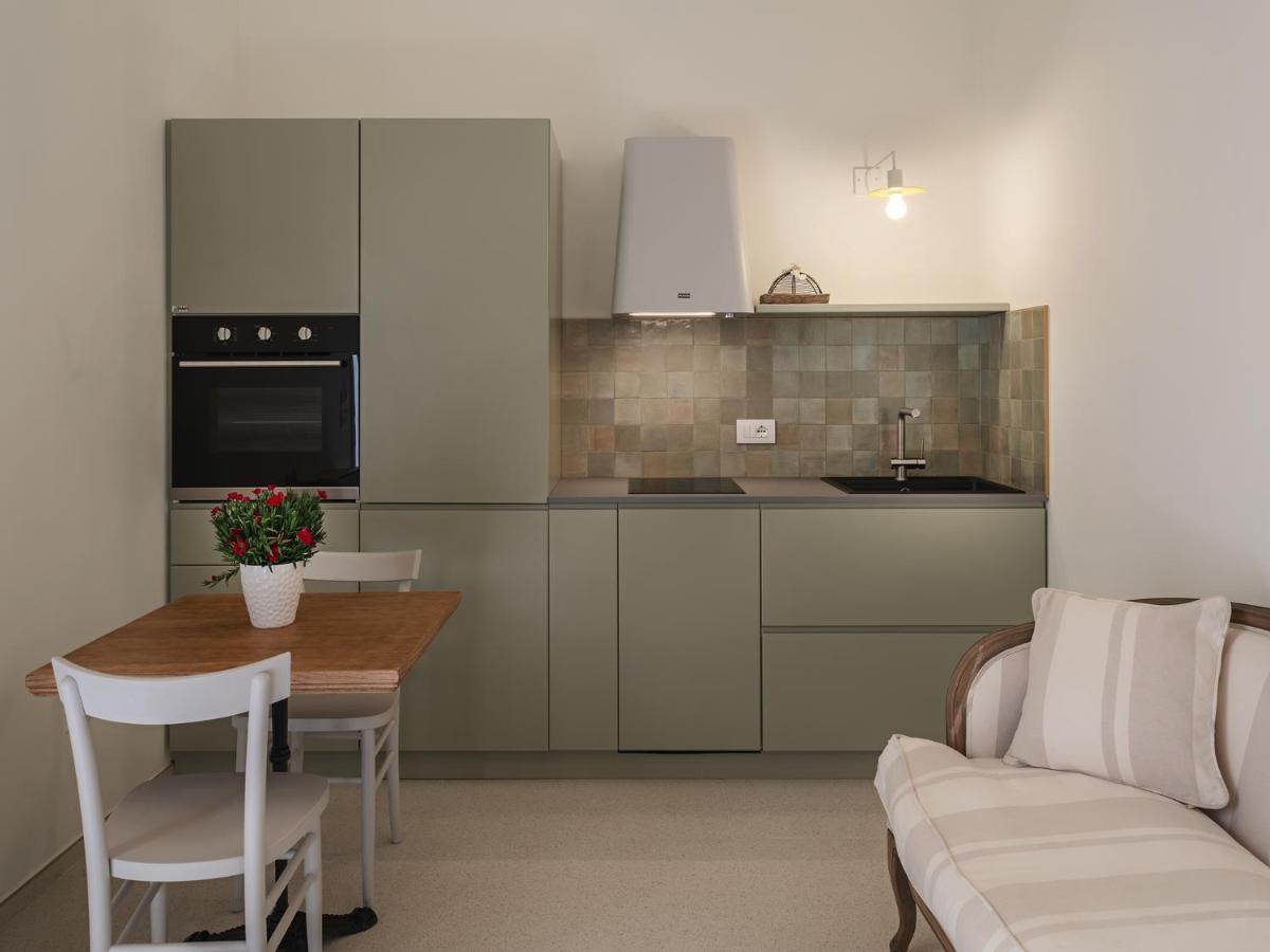 Living U Homesuites Лече Екстериор снимка