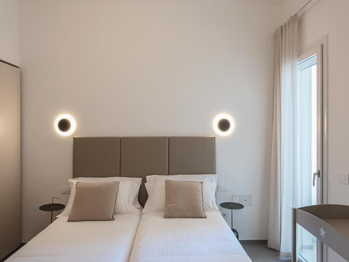 Living U Homesuites Лече Екстериор снимка
