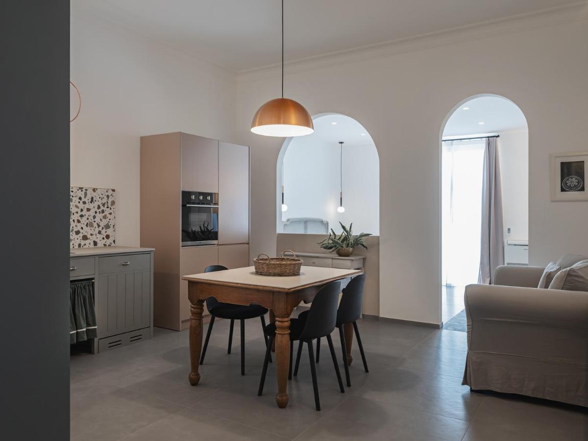 Living U Homesuites Лече Екстериор снимка